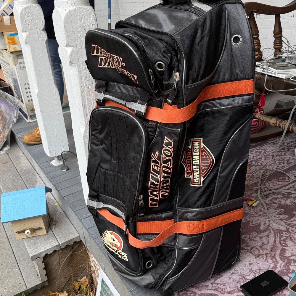 Harley-Davidson Black and Orange Travel Bag - Picture 2 of 4